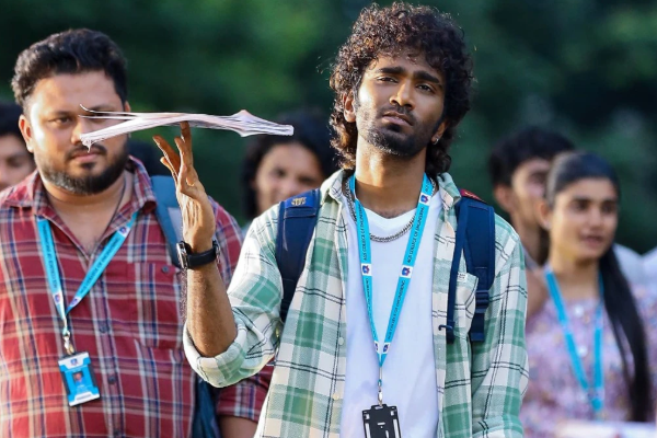 டிக்கெட் புக்கிங்கில் சாதனை படைத்த டிராகன்.. டிக்கெட் புக்கிங்கில் சாதனை படைத்த டிராகன்..