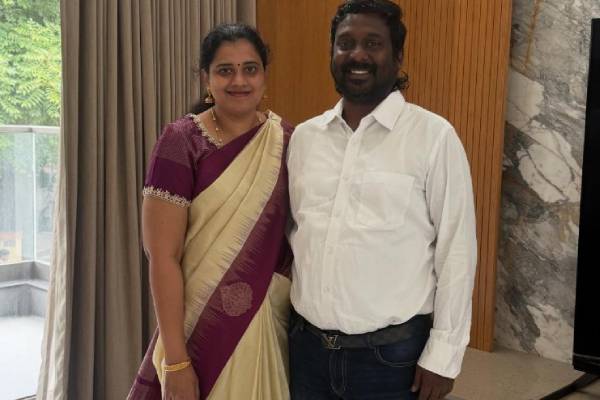 நடிகர் விஜய் வசந்த்தின் மகன், மகள் என அழகிய குடும்பத்தை பார்த்துள்ளீர்களா?… அழகிய குடும்ப போட்டோ நடிகர் விஜய் வசந்த்தின் மகன், மகள் என அழகிய குடும்பத்தை பார்த்துள்ளீர்களா?… அழகிய குடும்ப போட்டோ