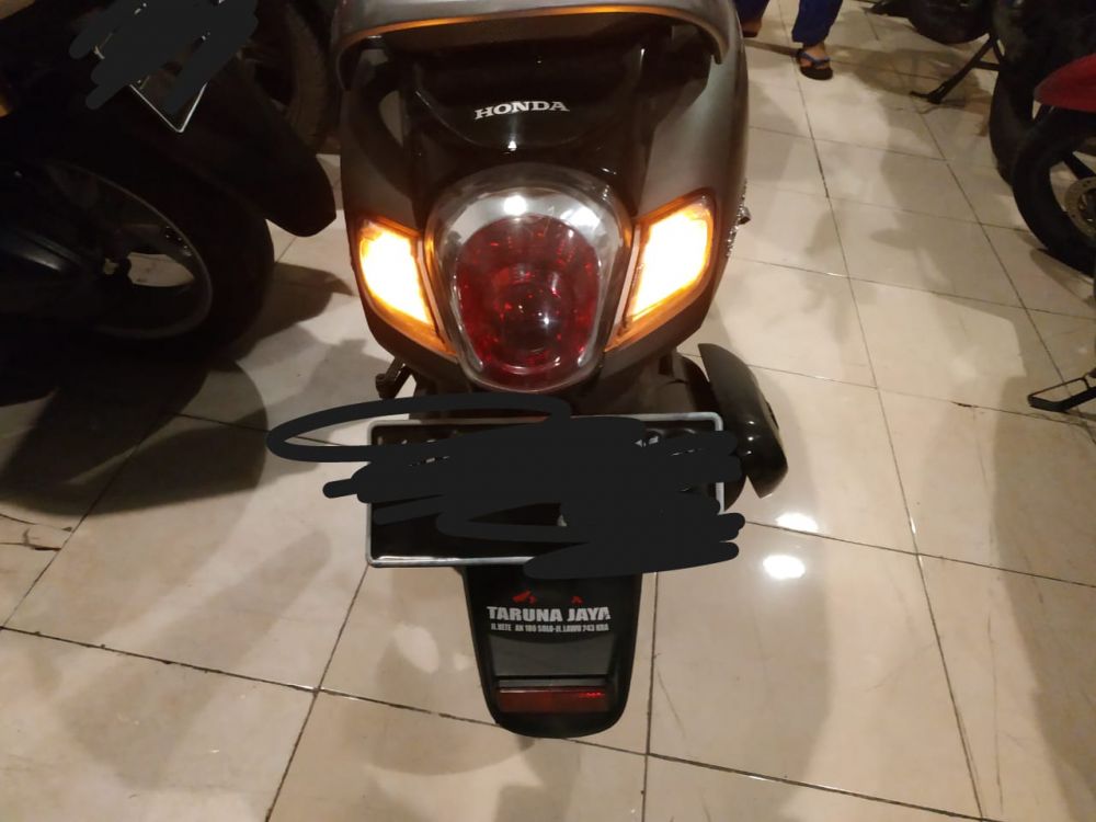 Untuk mematikan langsung putar kenop ke posisi off, kemudian tekan starter sekali sampai muncul suara dari motor · jangan lupa tekan tombol . Canggih 5 Hal Yang Wajib Diketahui Pengguna Motor Scoopy