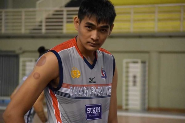 rivan merupakan seorang pemain bola voli tim nasional indonesia dan dia bermain di klub voli surabaya bhayangkara samator. 9 Potret Macho Rivan Nurmulki Spiker Voli Terbaik Di Indonesia
