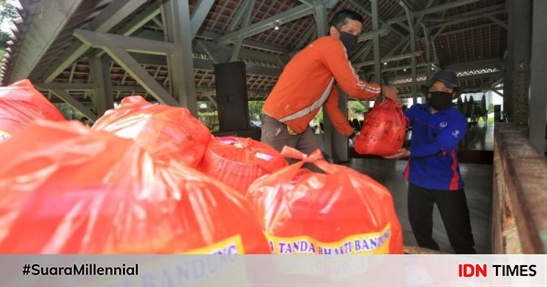 Kota bandung belum bisa memastikan melanjutkan pemberian bantuan sosial (bansos) untuk masyarakat yang tidak masuk kategori dtks. Penerima Bansos Corona Tahap I Dan Ii Kota Bandung Sempat Bermasalah