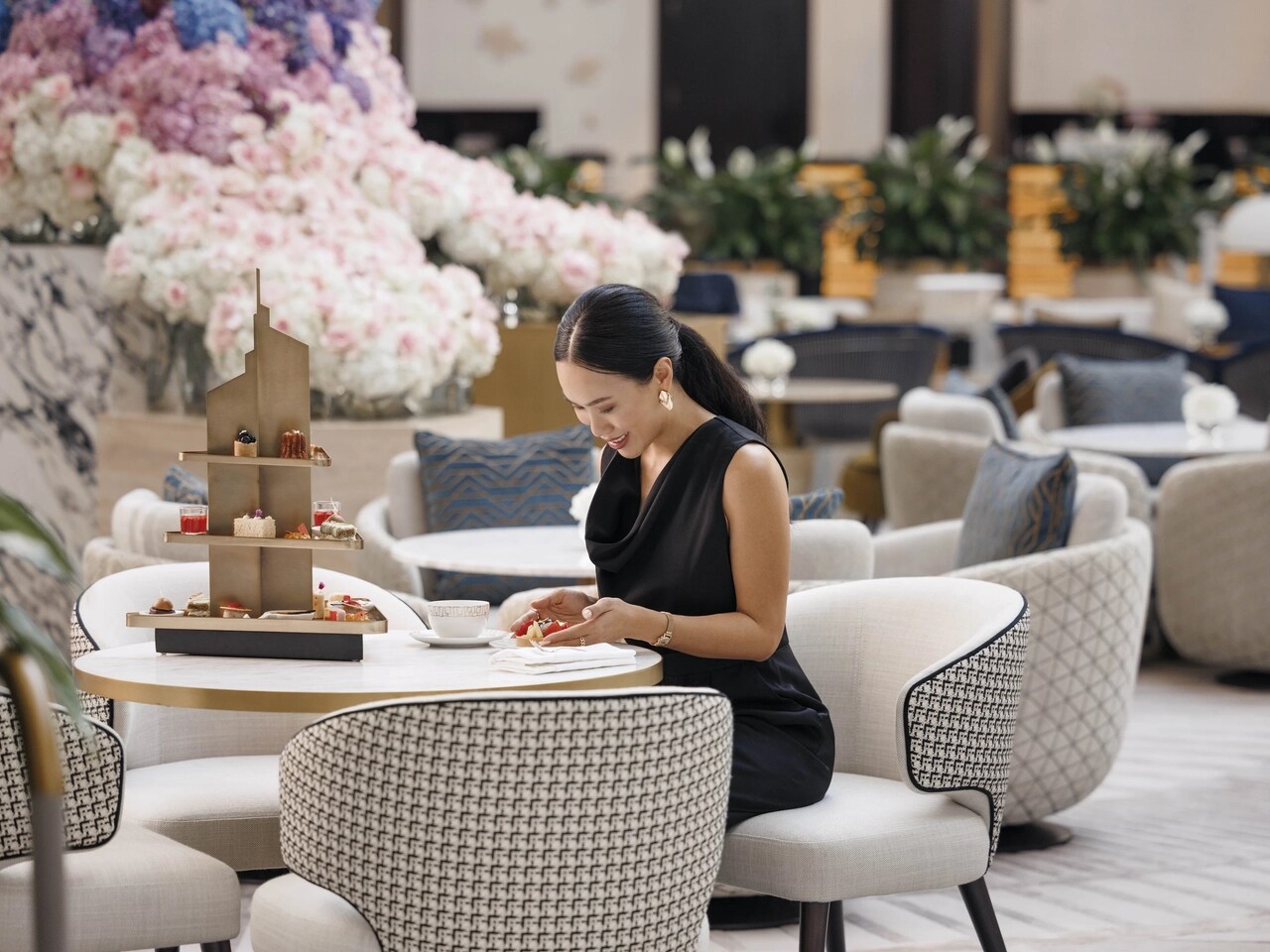 Jumeirah Emirates Towers Luxury Business Hotel Dubai Jumeirah