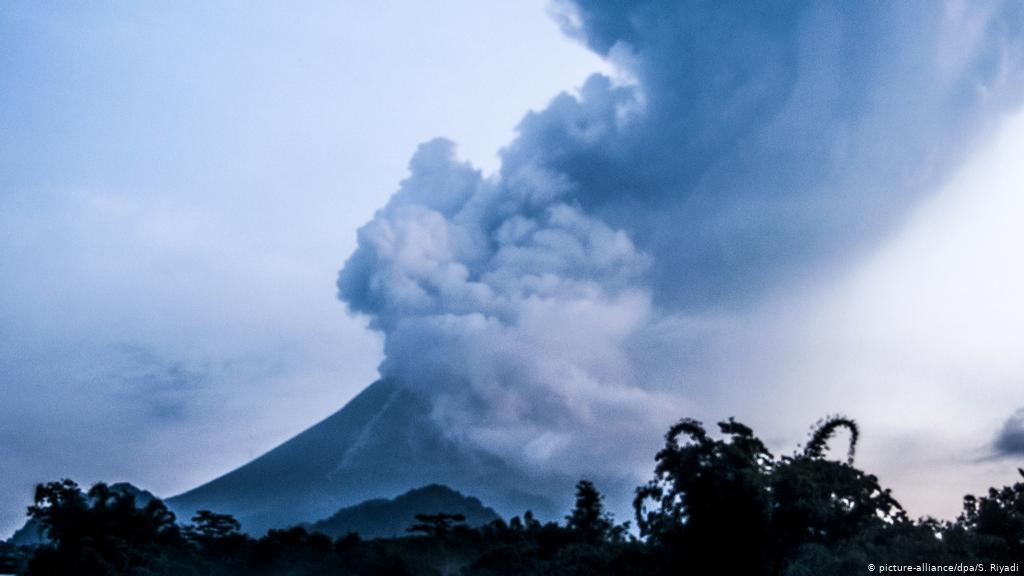 More than 56,000 people in the area have already evacuated. Hundreds evacuated as Indonesia's Merapi volcano might