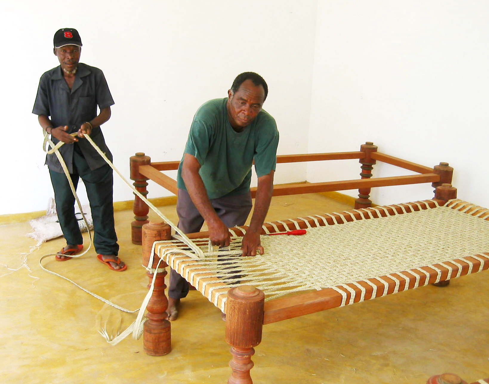 How to Weave an 8-strand Braid on a Wooden Loom. : 4 Steps - Instructables