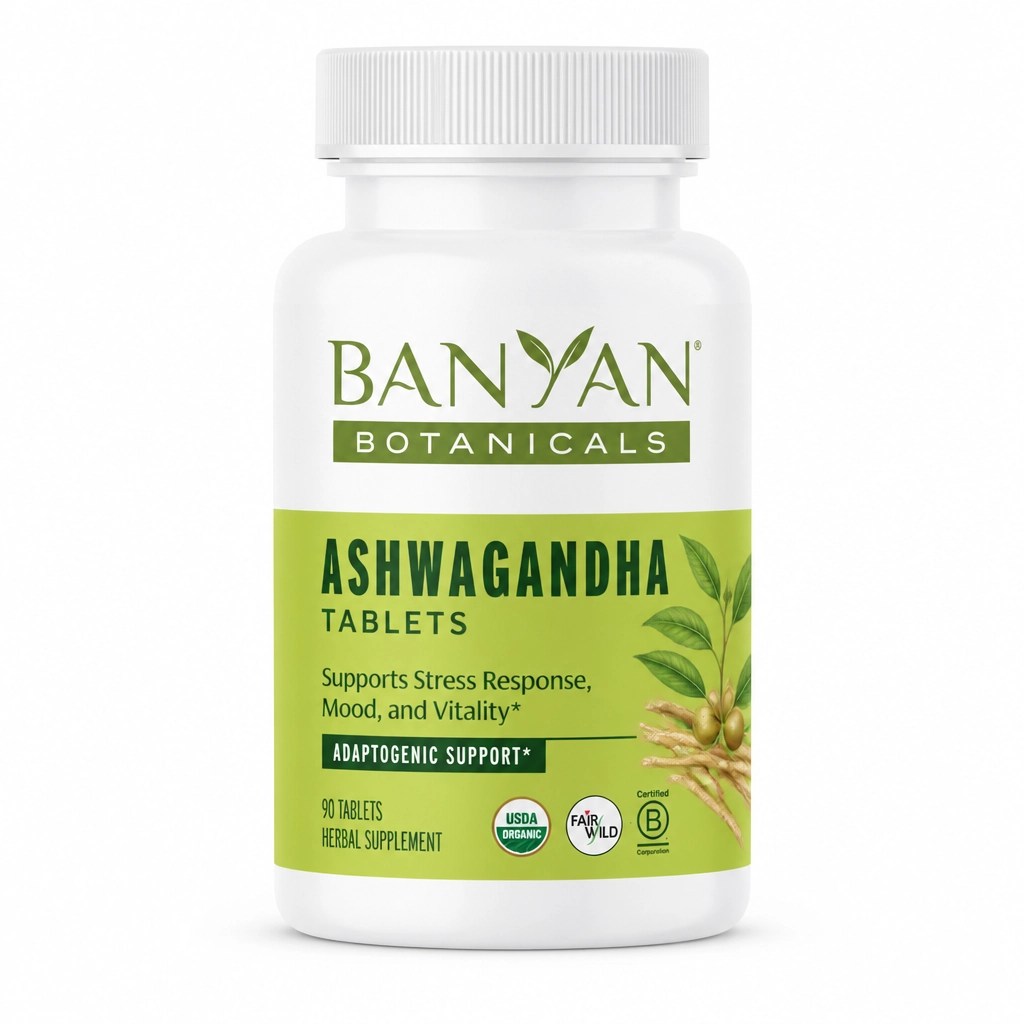 Frasco de tabletas de Ashwagandha de alta calidad sobre fondo blanco