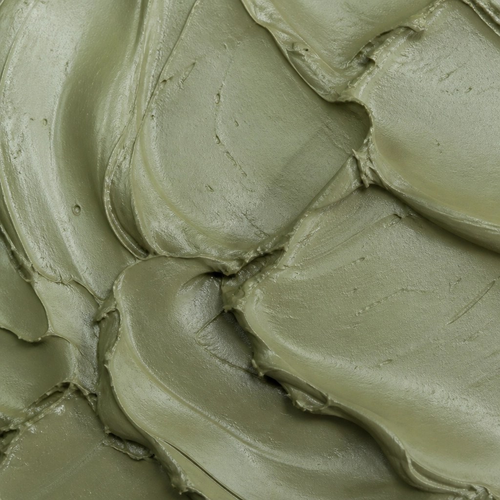 Smooth texture of high-quality French green clay