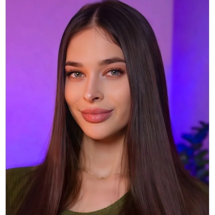 lola_bloomm
