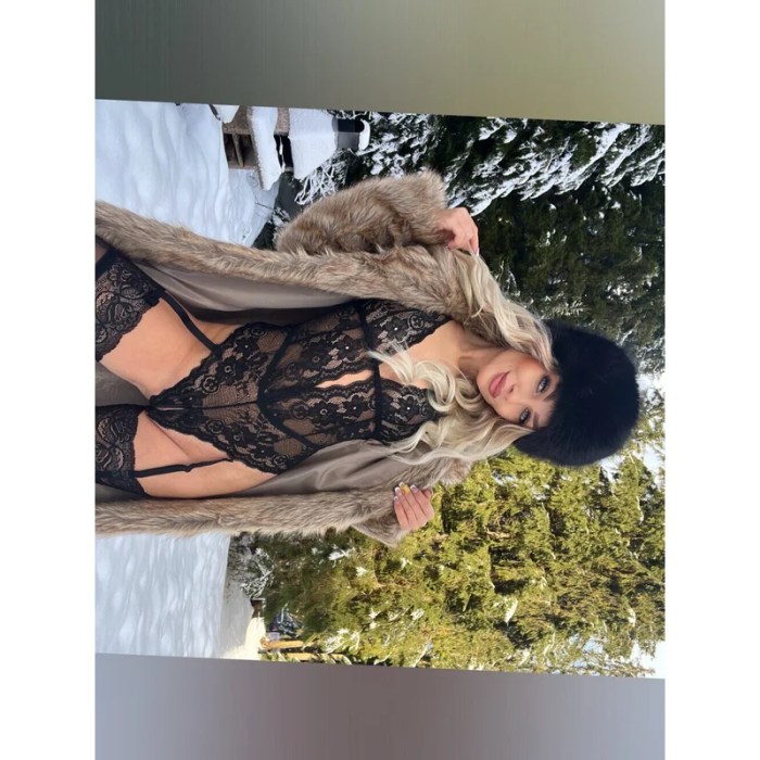hotblondesarah