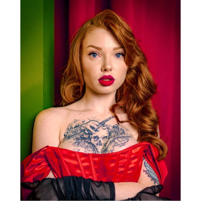 emma.fox.red