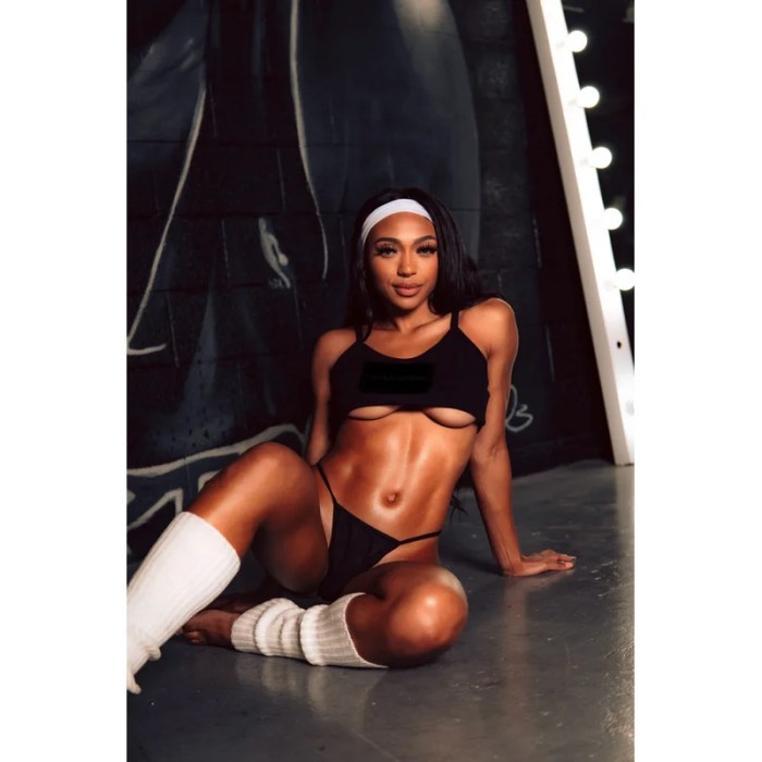 tinymiaxxx