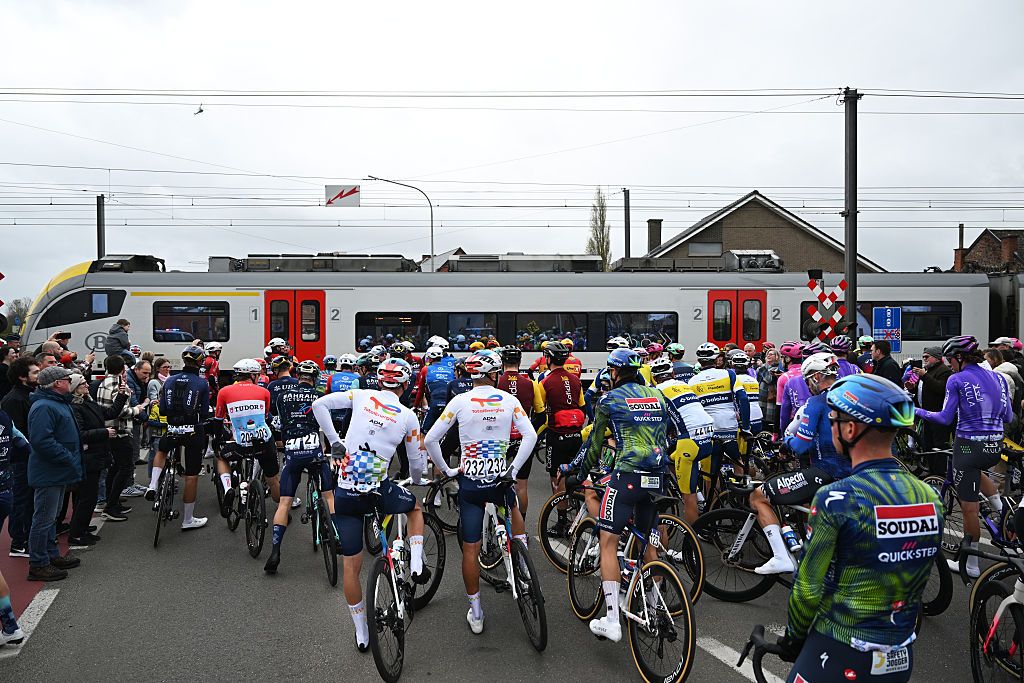 Tour of Flanders 2026: Race Neutralised After Level Crossing Drama (2026)