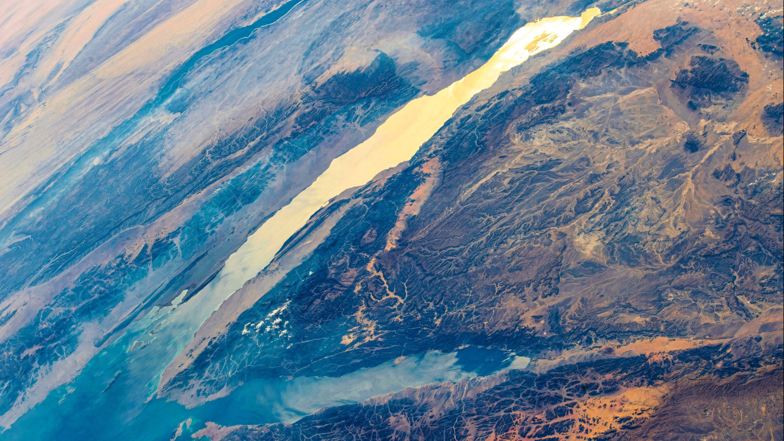 The Gulf of Suez: A Rift That Never Stopped (2025)