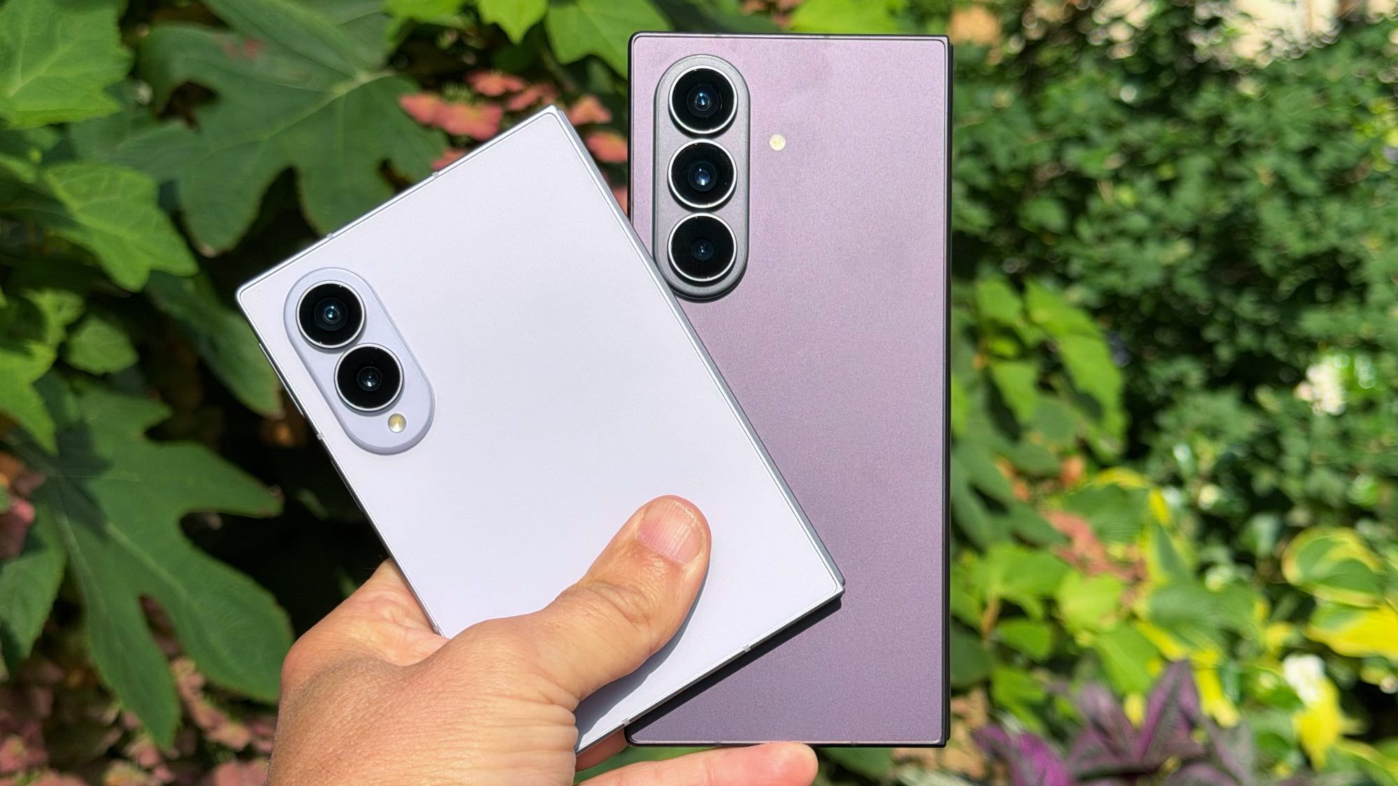 Galaxy Z Fold 8 vs Fold 8 Ultra Camera: Is the Telephoto Zoom Worth the Price? (2026)