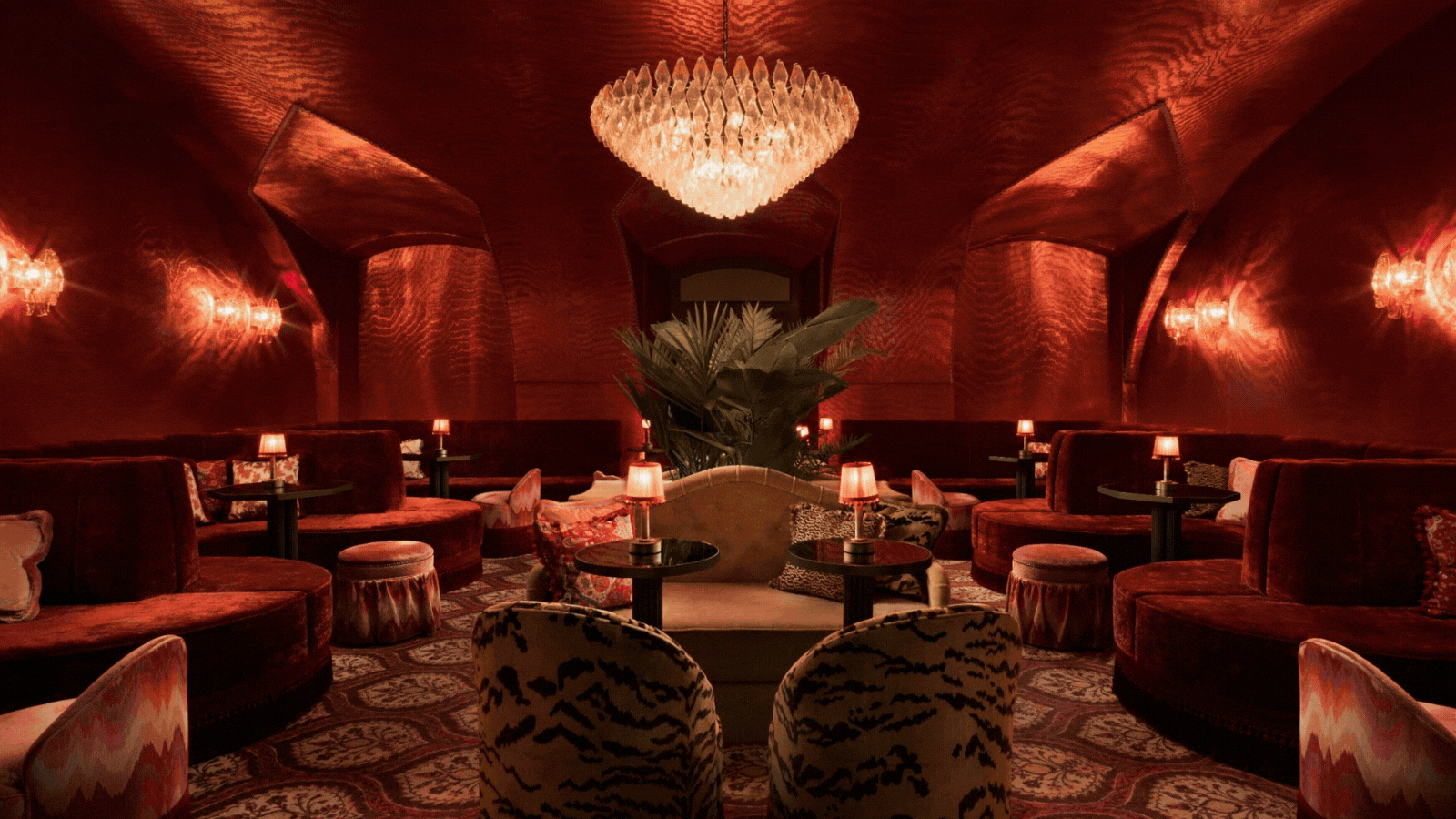 Le Fou: Vienna's New Anti-Trend Cocktail Bar | Interior Design Tour (2026)