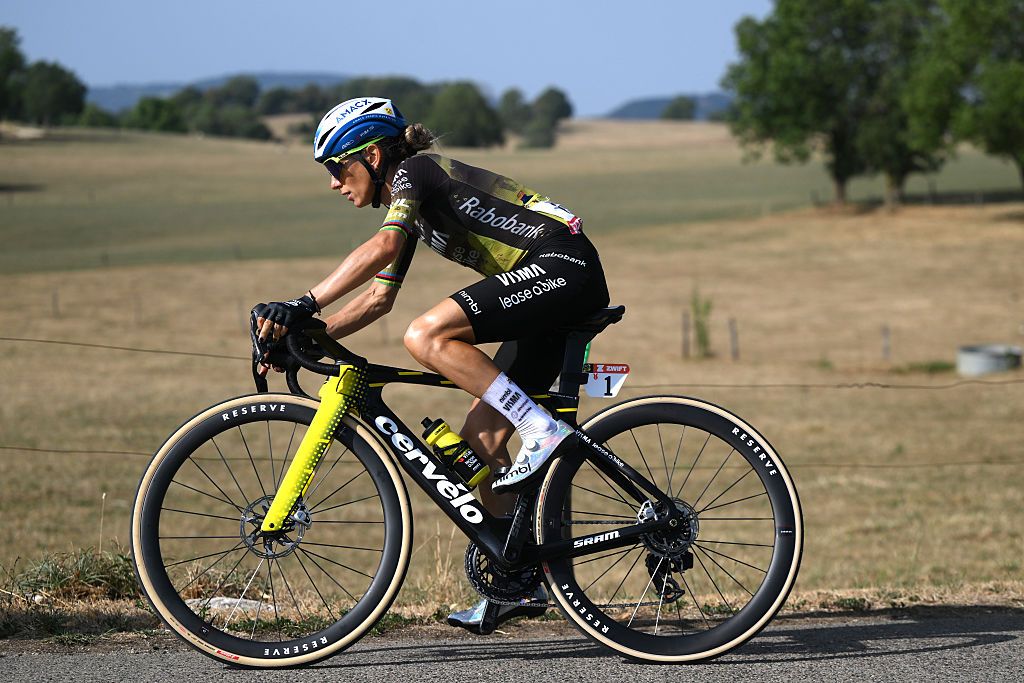 Pauline Ferrand-Prévot's Title Defense Fades: Stage 5 Struggles (2026)