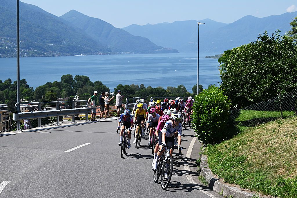 Tour de Suisse Women stage 3 LIVE: Breakaway vs Sprinters - Who Will Prevail? (2026)