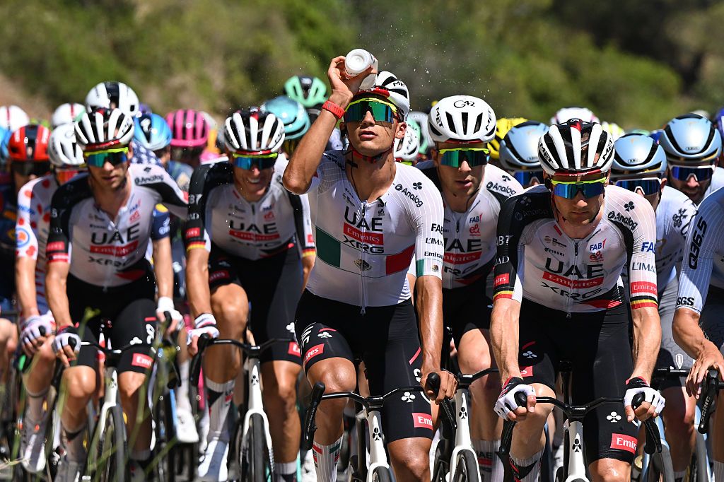 First Yellow Card of the 2026 Tour de France: UAE Team Emirates XRG's Mechanic Fined (2026)