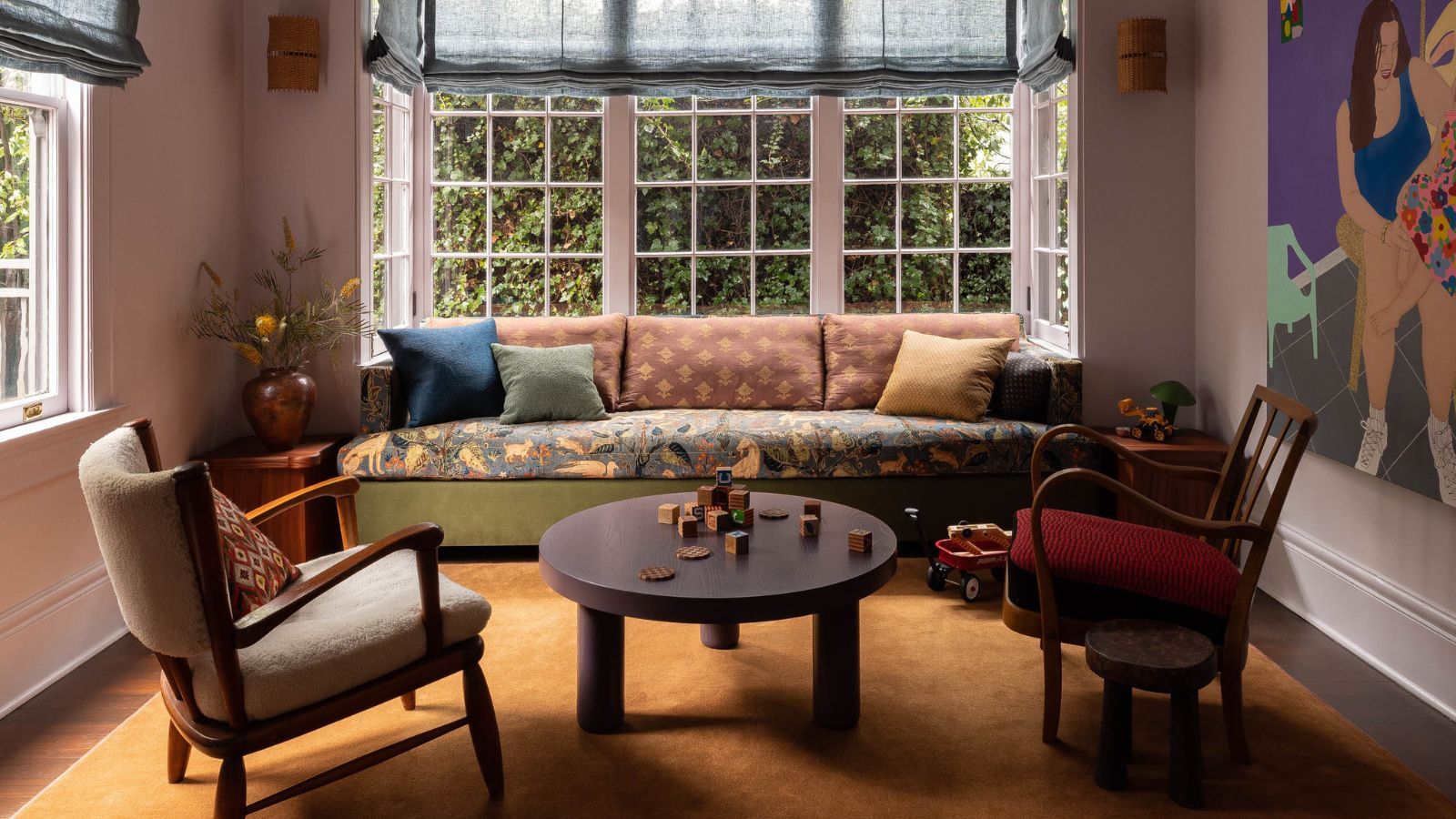 Ochre Decor Ideas: 7 Ways to Use This Warm Neutral Color in Your Living Room (2026)