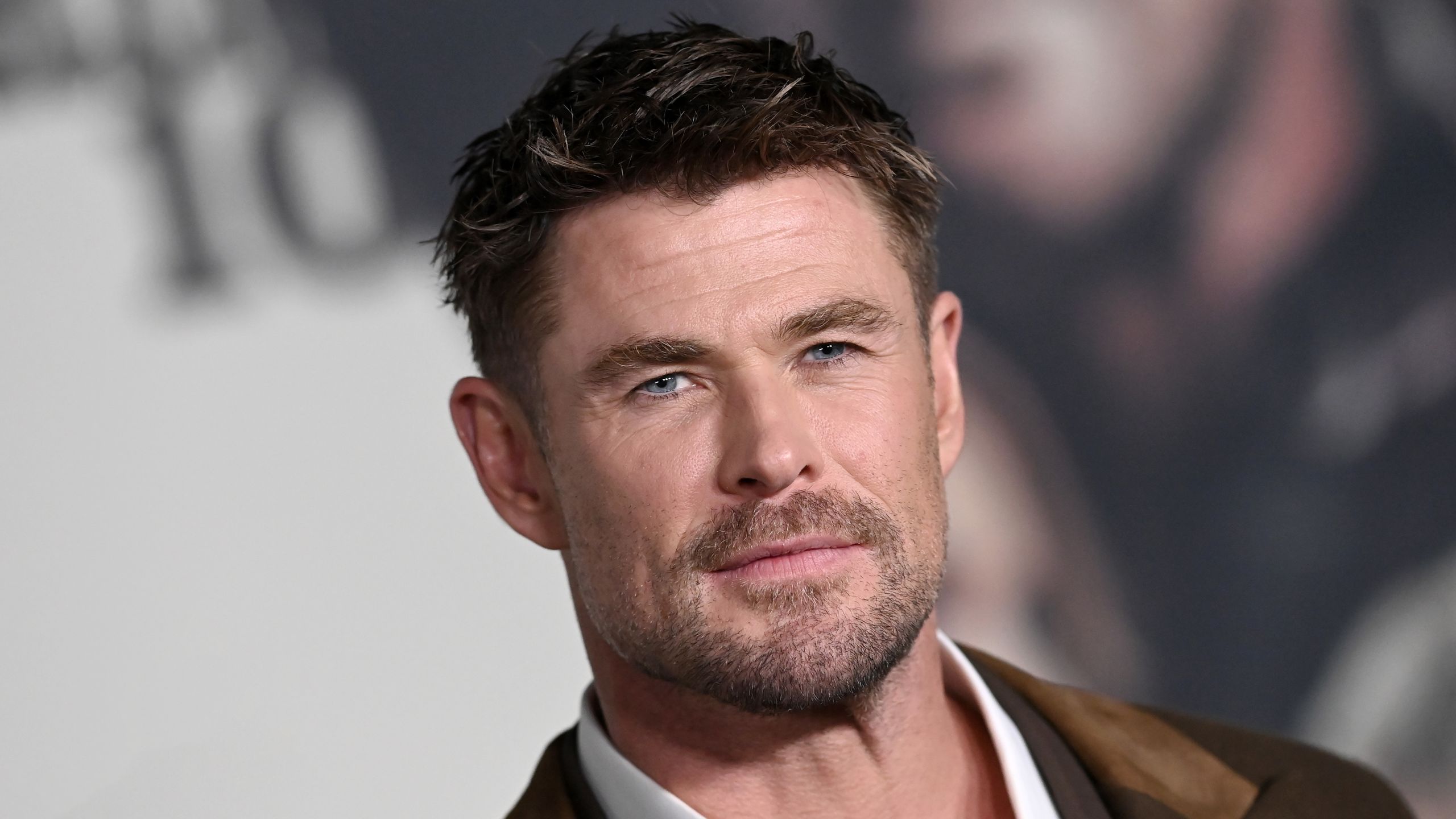 Chris Hemsworth's Core Workout: 3 Easy Moves to Get Started (2026)