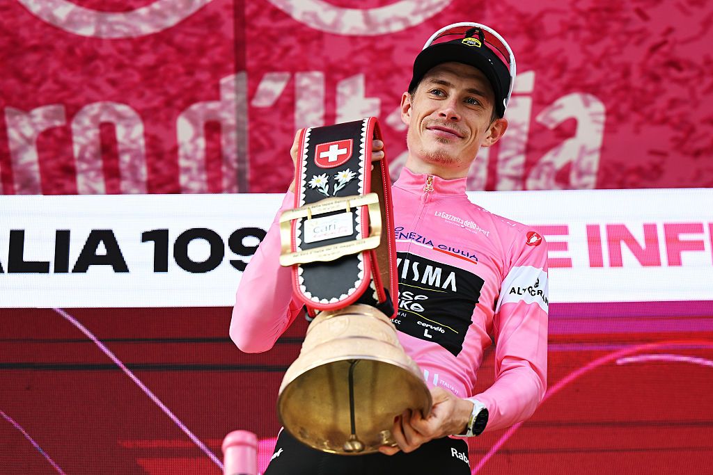 Giro d'Italia Stage 17 LIVE: Breakaway Battle & Maglia Ciclamino Fight Explained! (2026)