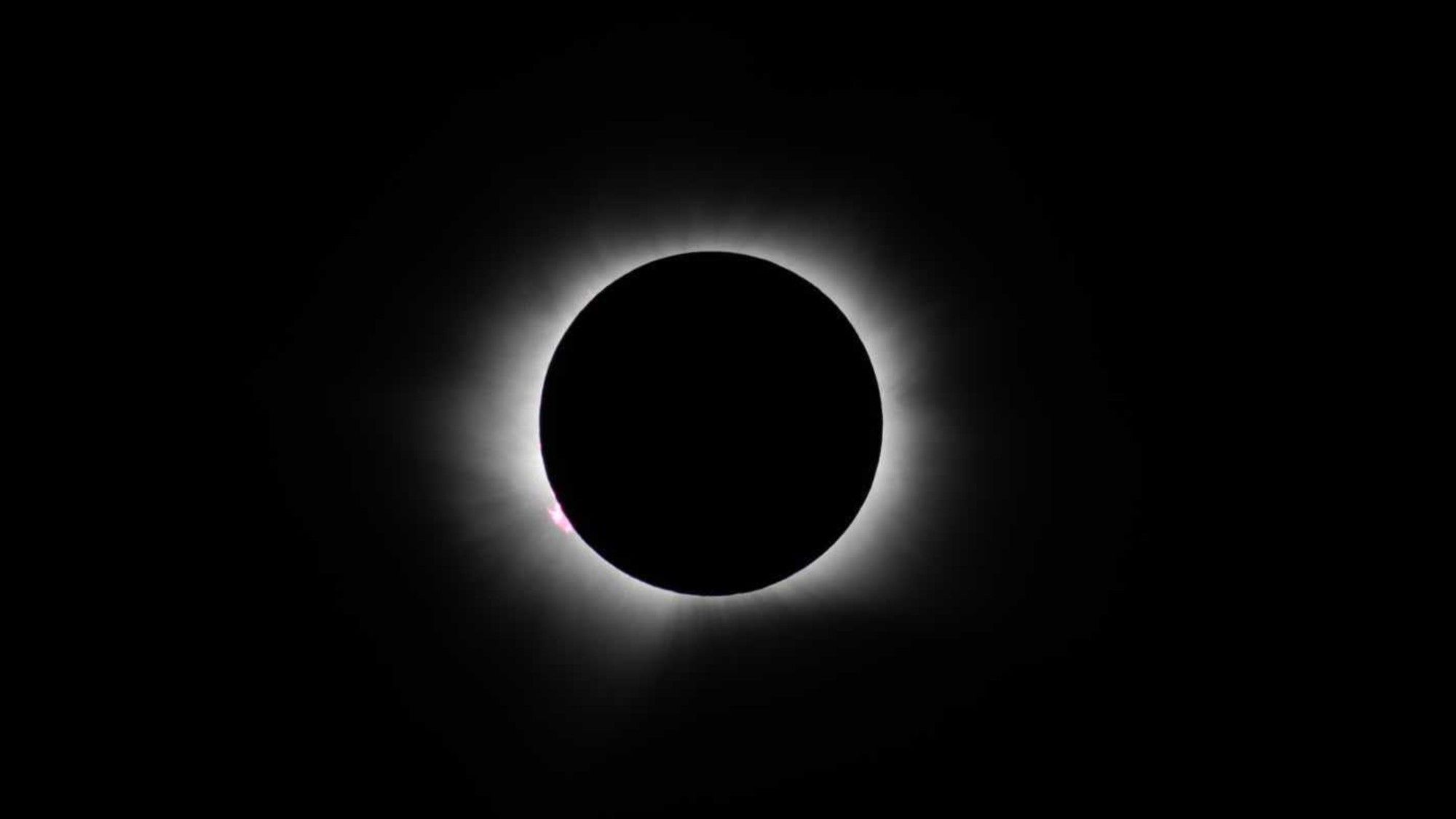 Total Solar Eclipse 2026: Stunning Views of the Sun's Corona (2026)