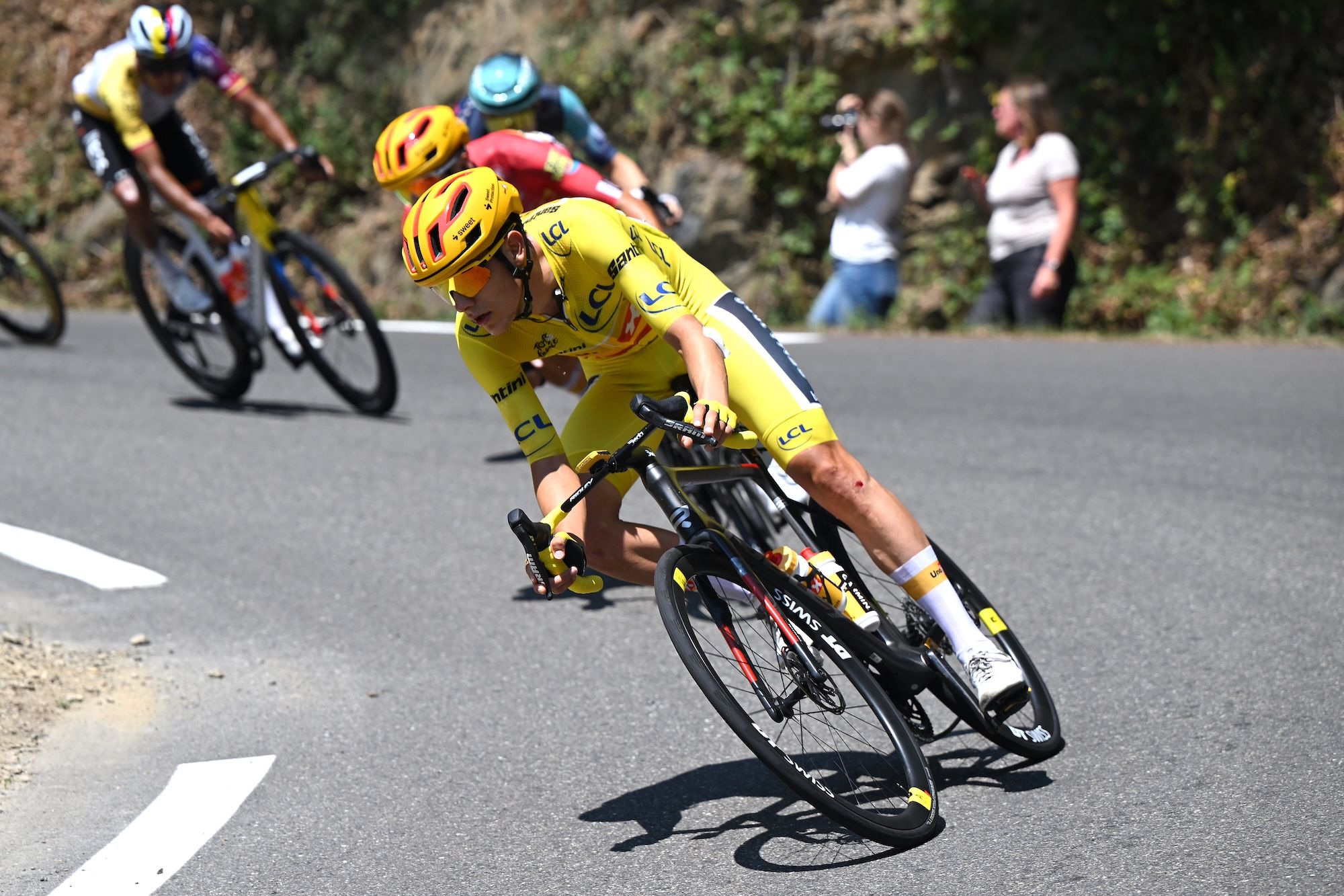 Norwegian Rider's Heartbreaking Tour de France Crash: Losing the Yellow Jersey (2026)