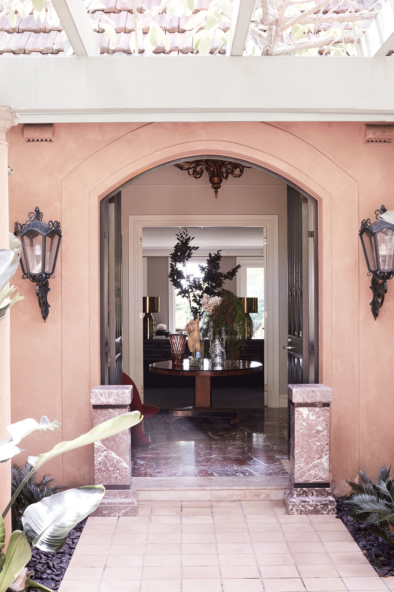 House Tour: A Modern Tuscan-style Villa In Sydney's Eastern Suburbs - Vogue  Australia