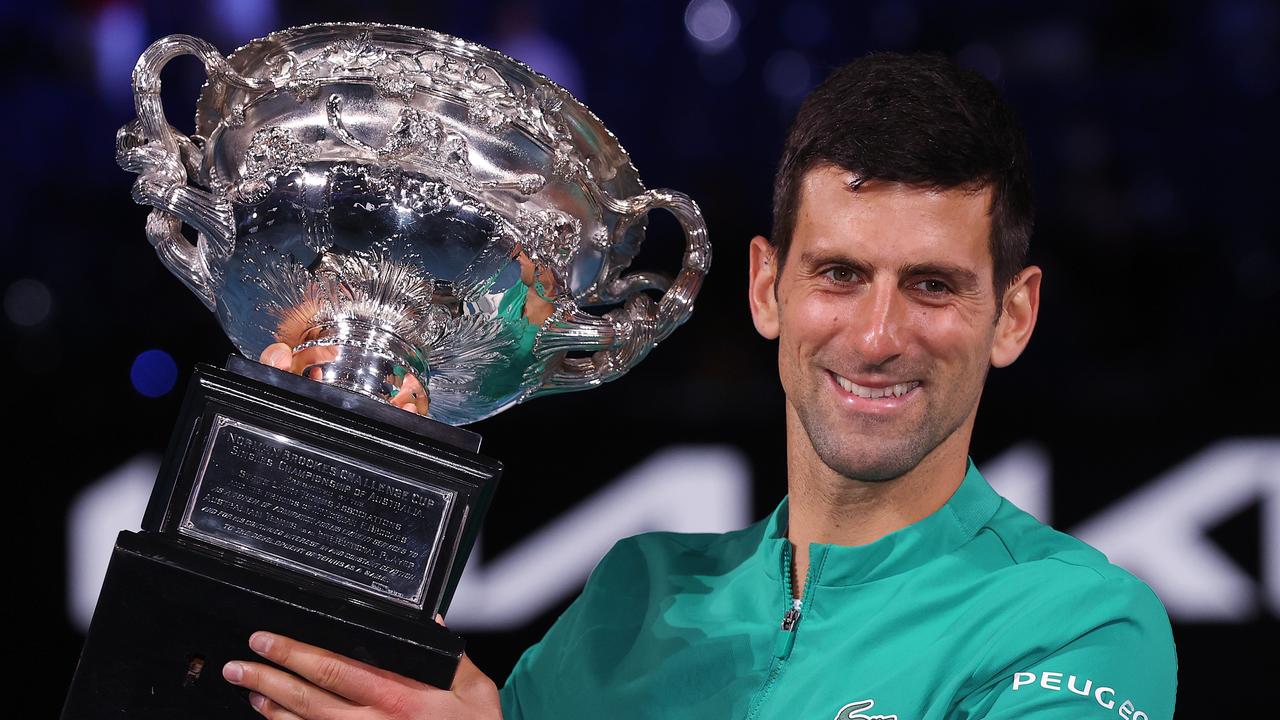 Novak Djokovic Wins Australian Open 2021 : Australian Open 2021 Men S Singles Final Novak Djokovic Defeats Daniil Medvedev 7 5 6 2 6 2