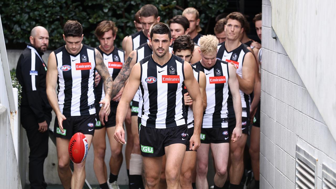 This 2021 teamcoach card is in mint condition. AFL 2021: Collingwood Magpies vs. Sydney Swans, SCG loss