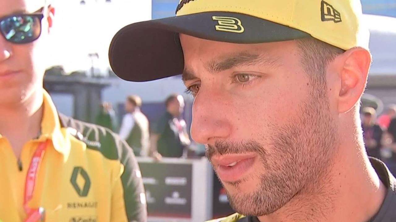 F1 2019 Daniel Ricciardo Reverse Crashes Out Of Azerbaijan