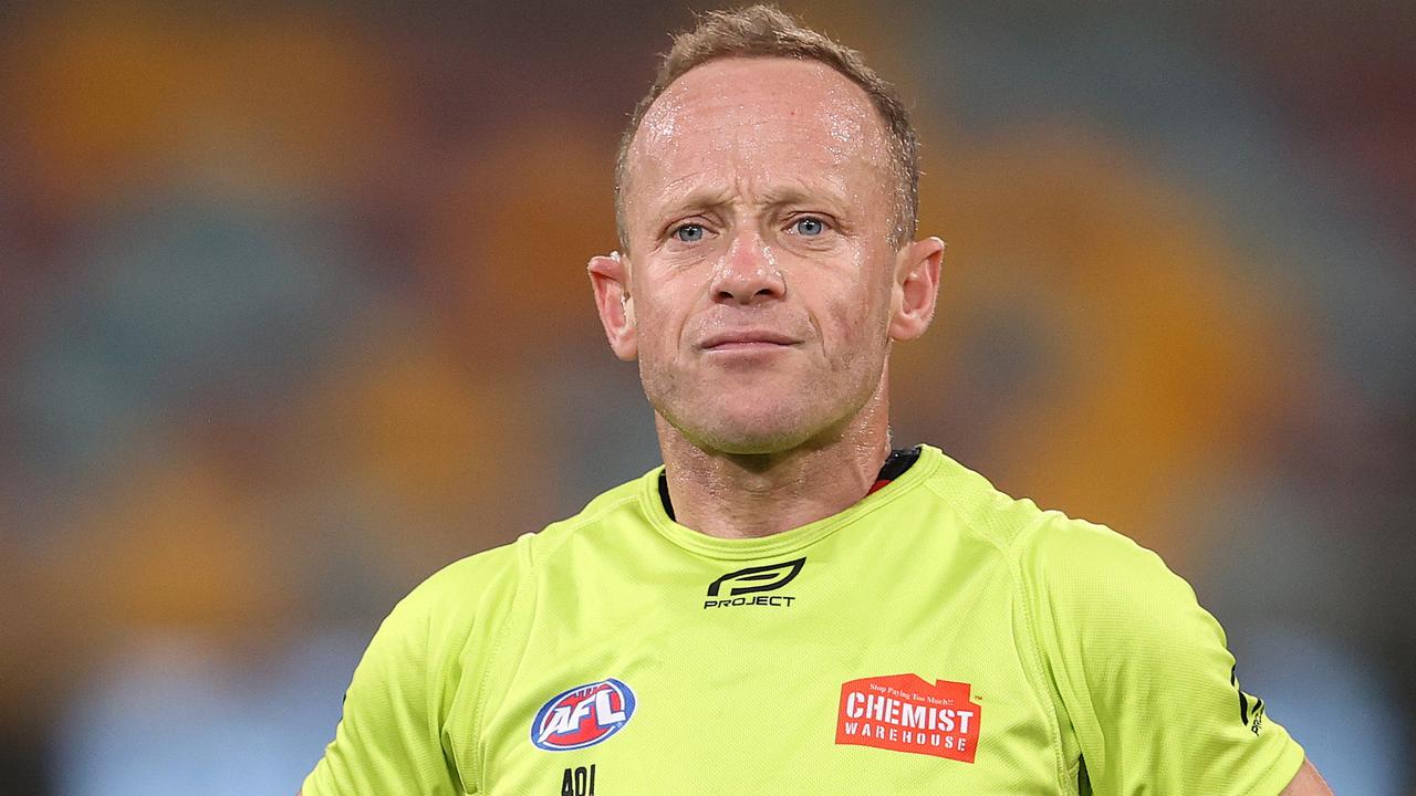The afl has confirmed the 2020 grand final will be a night game, another first for the competition, with a 6:30pm local time start, making it 7:30pm aedt. AFL 2020 news: Ray Chamberlain, Razor Ray, AFL finals