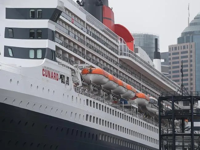 Luxury Liner Queen Mary 2 Docks In Sydney And Gets Ready To