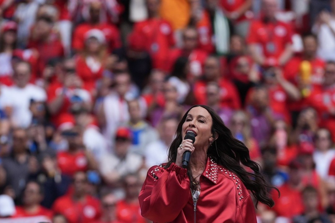 Alanis Morissette Sues Ex-Tour Manager for Blackmail and Extortion: Full Story (2026)