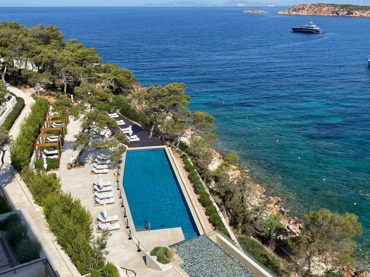 Find practical tips on getting there, getting around and more. Four Seasons Athens Astir Palace Perks Deals 2021 One Mile At A Time