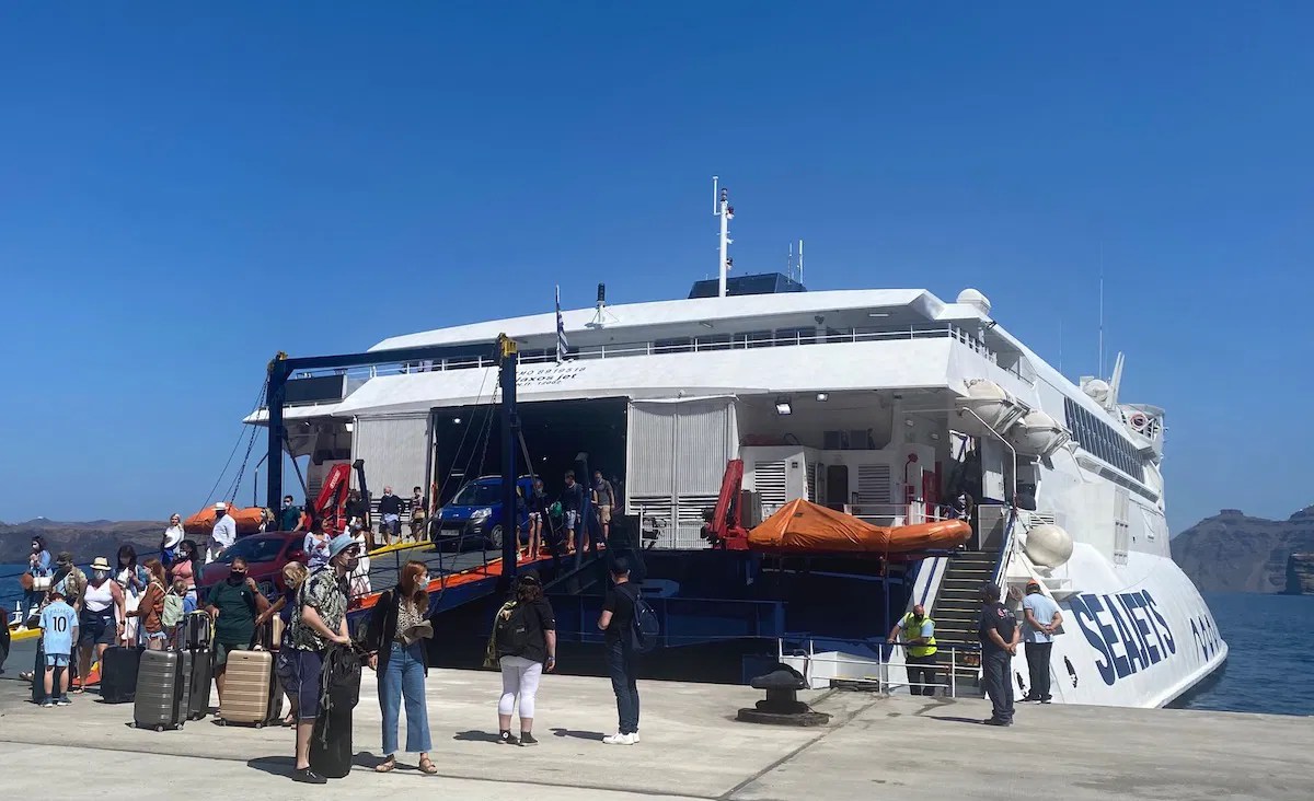 Starting in late march or early april hellenic seaways and seajets ferries begin high speed service from athens to mykonos. Review Seajets Ferries Greece One Mile At A Time