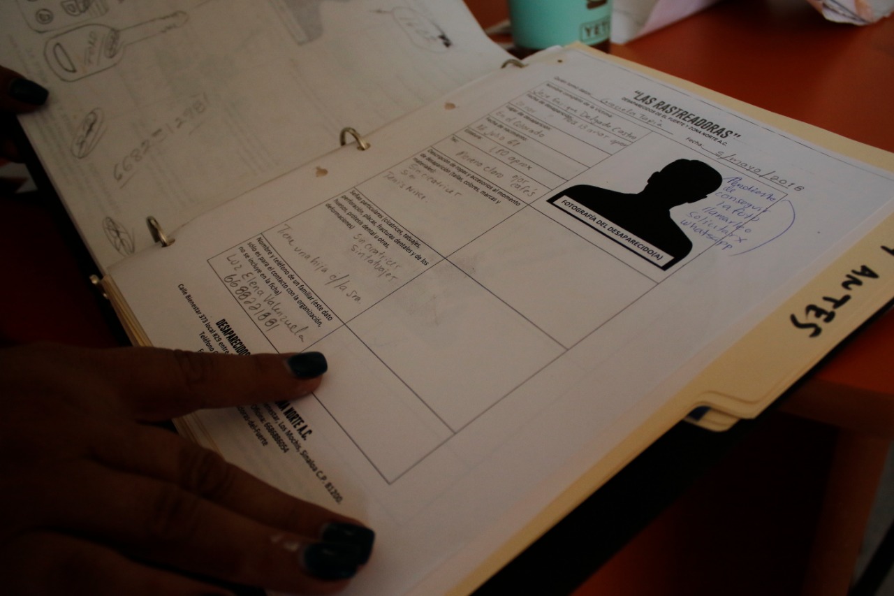 Los archivos de Las Rastreadoras incluyen datos precisos para poder identificar a personas encontradas en fosas clandestinas. Foto: Marcos Vizcarra
