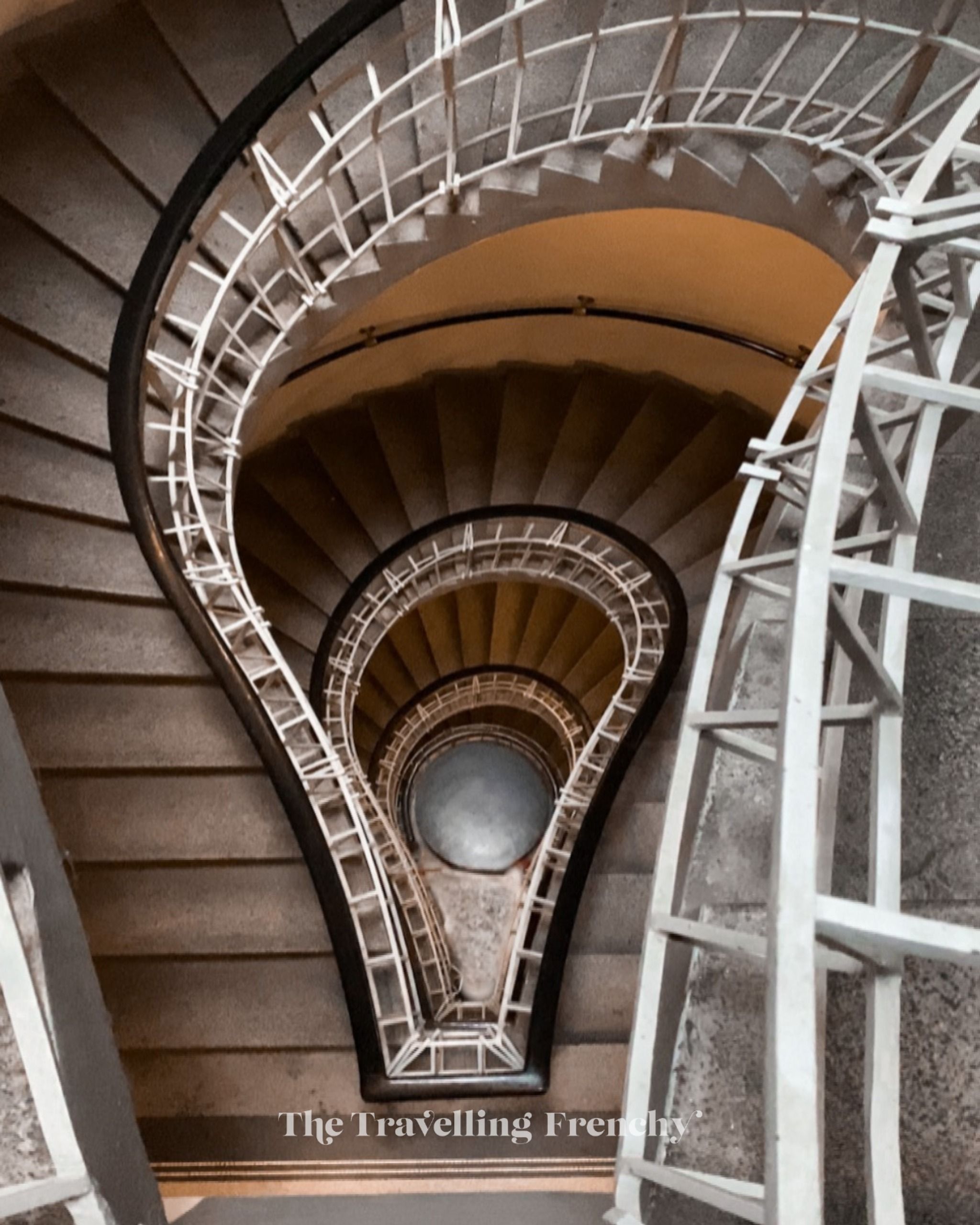 The Cubist Museum - 4K Dark Images for Desktop