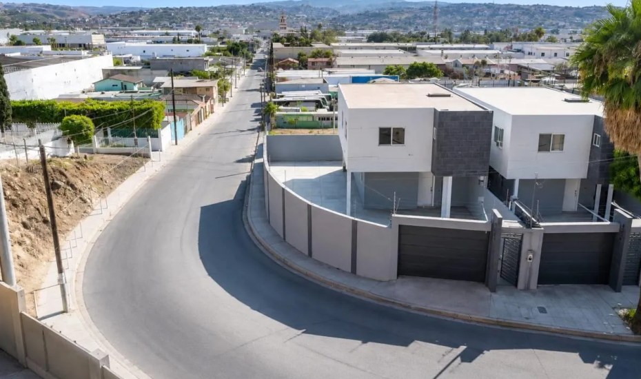 Jos&eacute; L&oacute;pez Portillo Real Estate, Tijuana Real Estate, Jos&eacute; L&oacute;pez Portillo, 8201 Lote 27 Avenida Presidente Jose Lopez Portillo, Tijuana, Baja California 22223, 3 Bedrooms Bedrooms, ,3 BathroomsBathrooms,Residential,For Sale,Avenida Presidente Jose Lopez Portillo,MX261198204, Baja Real Estate