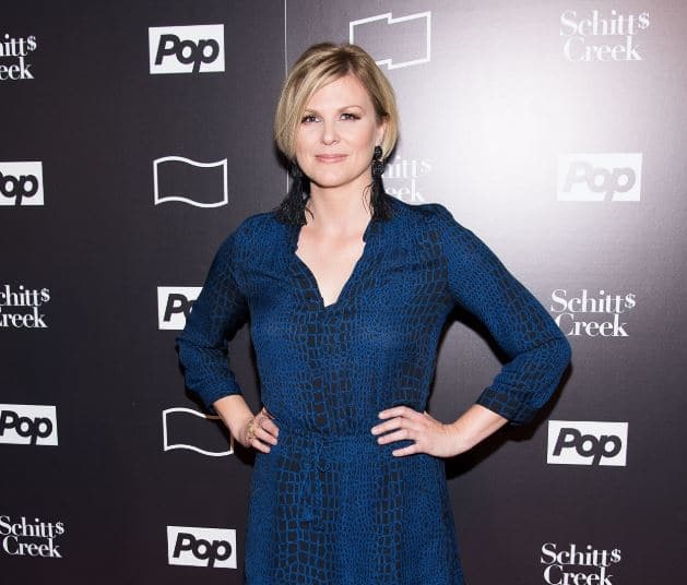 Jennifer Robertson Medium - Best Vintage Textures in Desktop