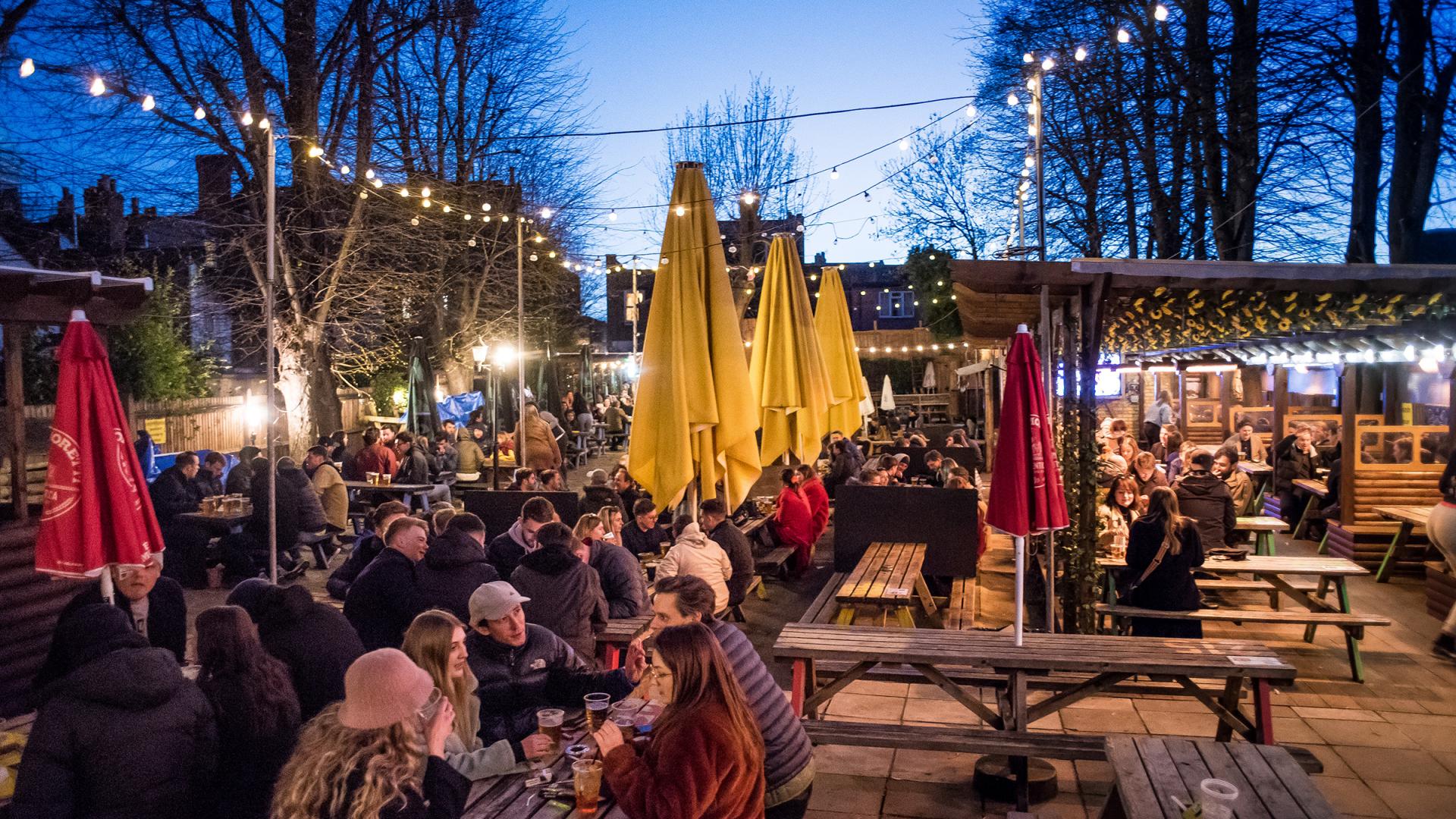 There's also craft beer, carefully curated cocktail kits and a . 11 Best pubs in Clapham | Square Mile