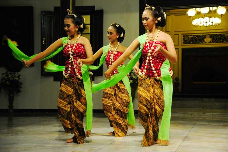 Awal musik melayu berakar dari qasidah yang berasal sebagai kedatangan dan . 5 Tarian Adat Khas Jawa Tengah - Tak Terlihat