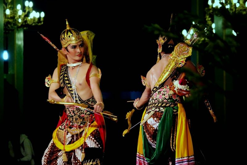 7 Tarian Adat Jawa Barat dengan Nilai Seni Tinggi - Tak Terlihat