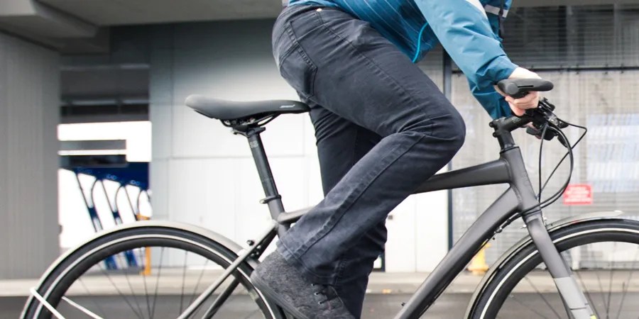 There should always be a small bend in the knee. How To Determine The Correct Saddle Height Dr Sports