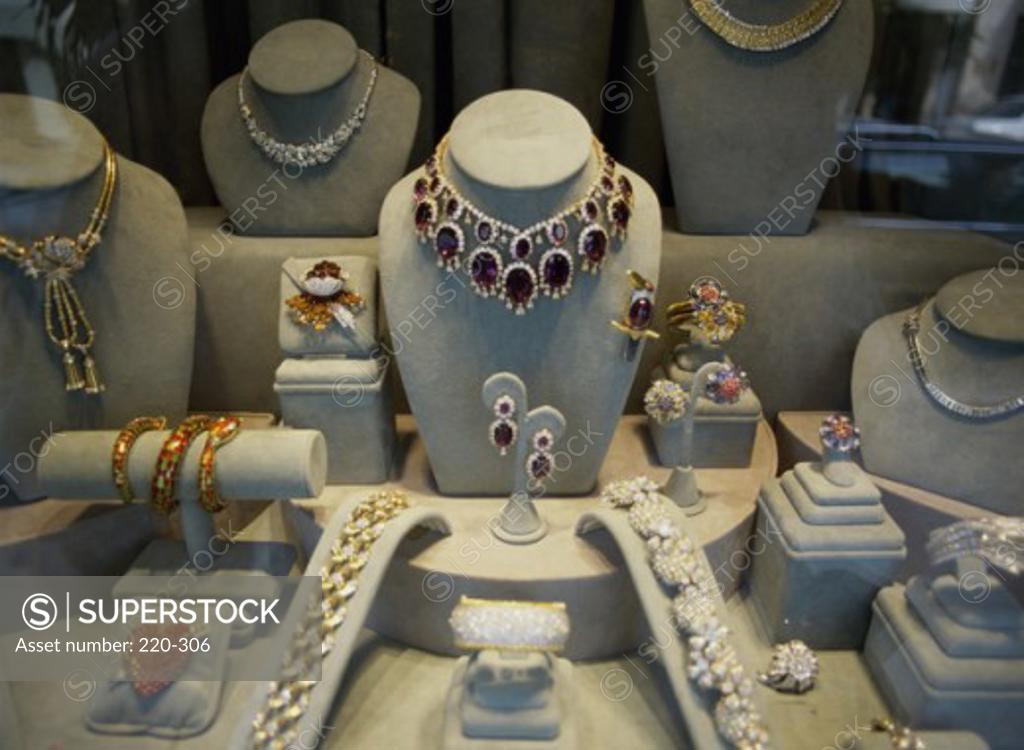 400 x 250 cm, anthrazitgrau gestreift. Jewelry in a window display Stock Photo 220-306 : Superstock