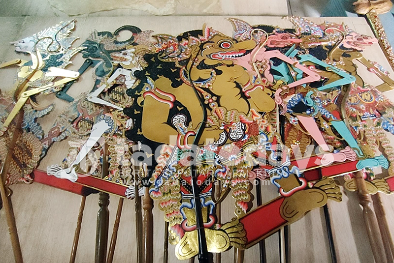 Wayang Local Art Javanese Proud Of Art Indonesian Art Batik Art Bakalan kata bakunya adalah akan.