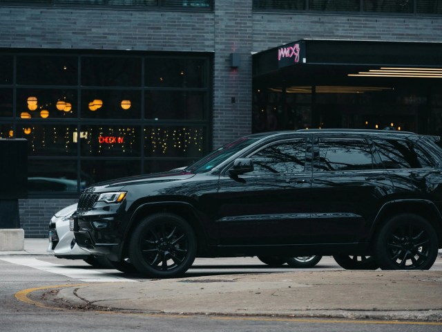 A black SUV on a street | Source: Pexels