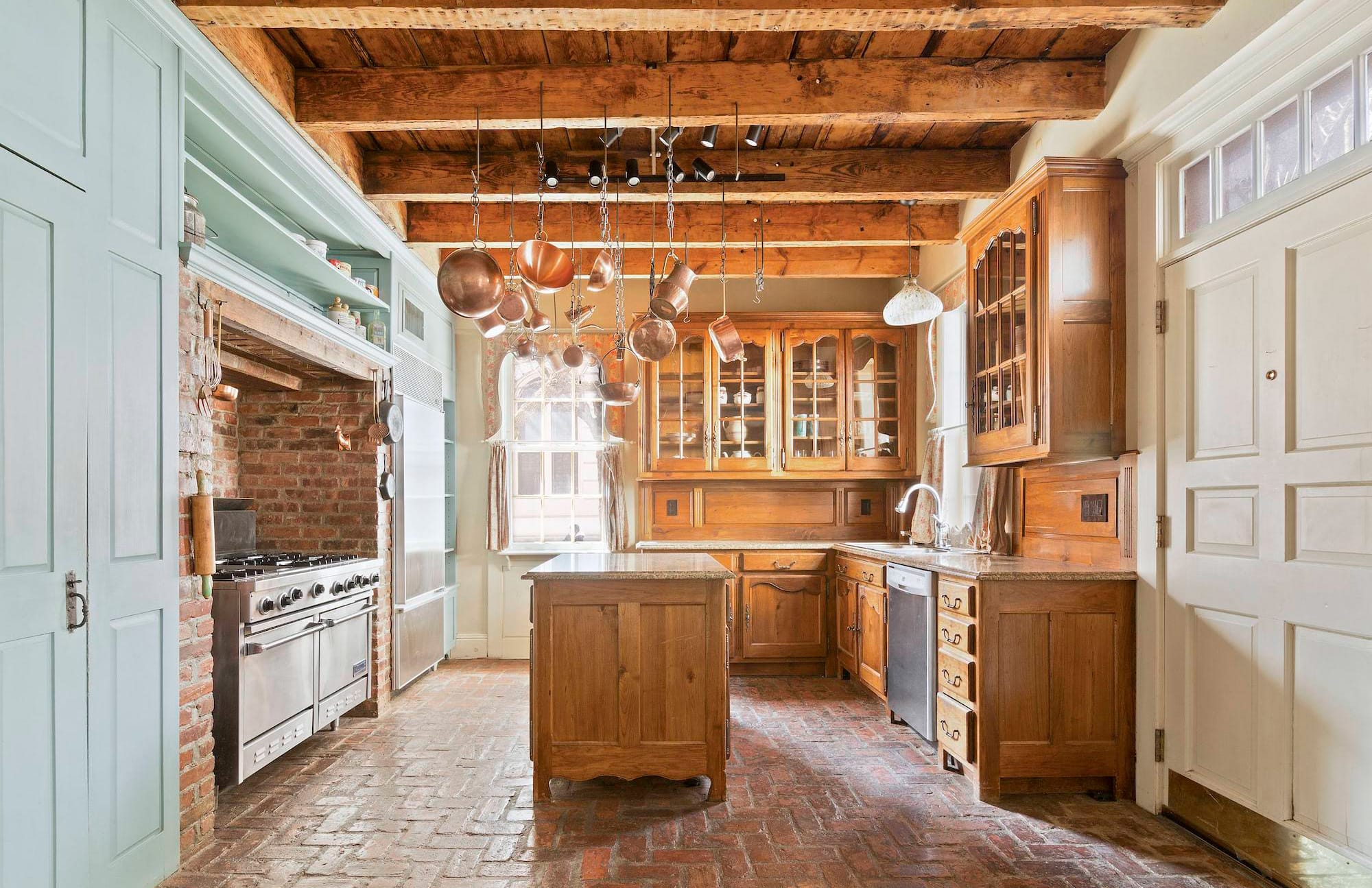 A 200 Year Old Wooden Townhouse In Manhattan Lists For 12m The Spaces