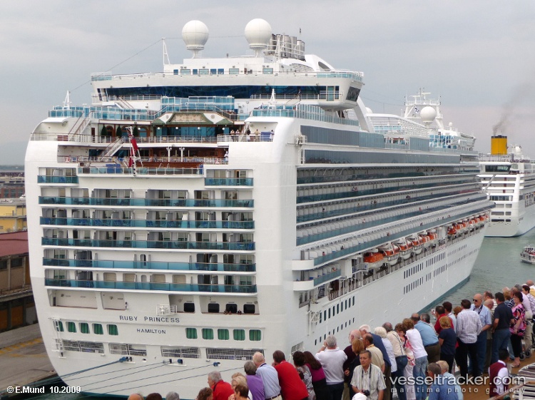 Diamond Princess Current Position Dual Tracking
