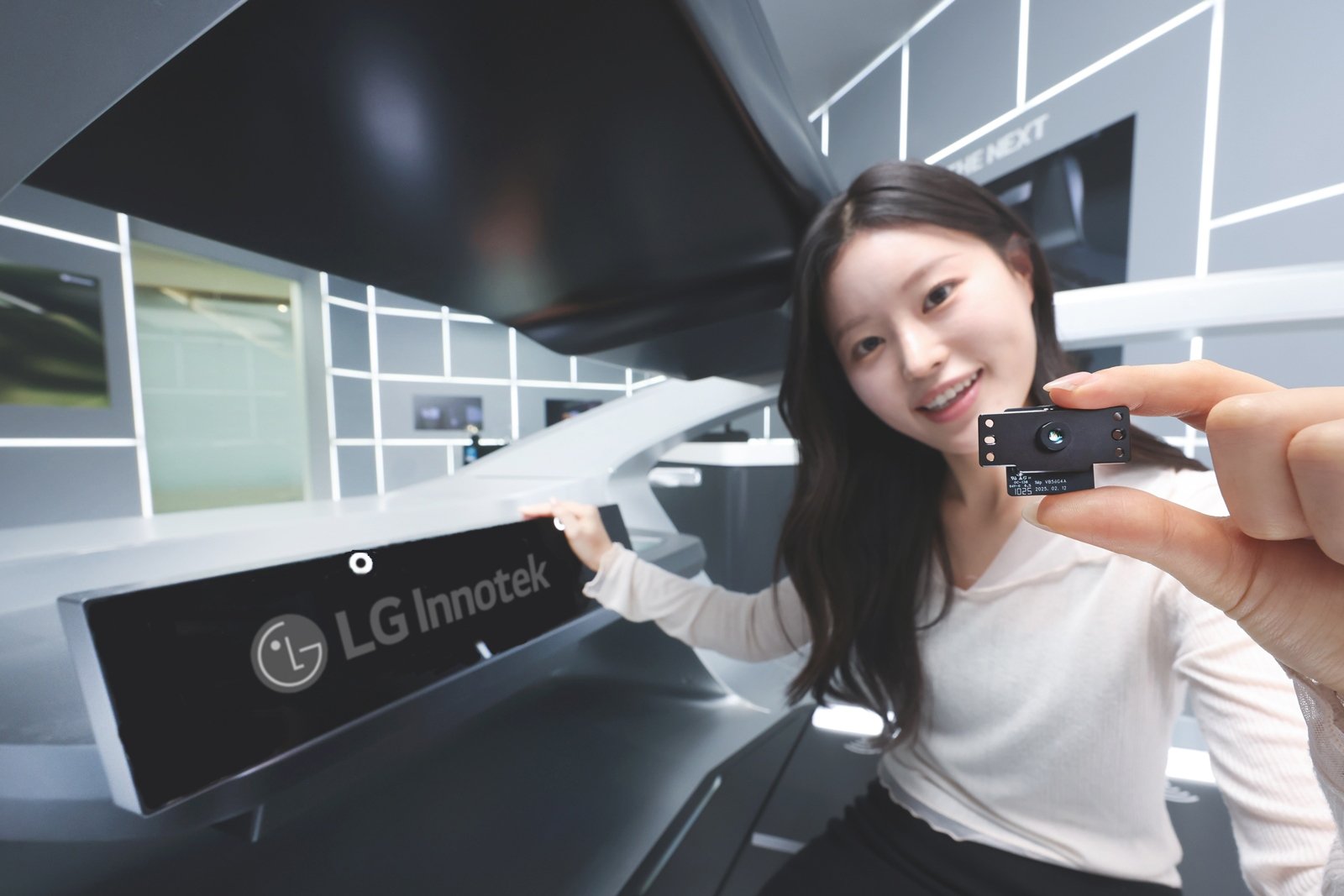 LG Innotek's Game-Changing Under-Display Camera: A Leap Towards Bezel-Less iPhone 20 (2026)