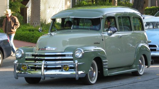 Solve 1947 chevrolet suburban carryall jigsaw puzzle online with 144 pieces